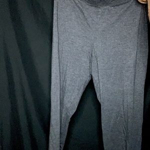 Pink Victoria’s Secret leggings black calf length